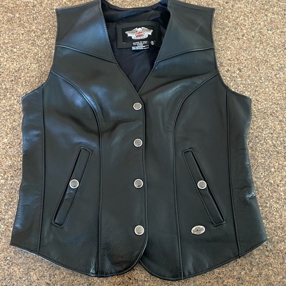 Harley-Davidson Jackets & Blazers - Harley Davidson Women’s USA Leather Vest Med EUC​​​​​​​​​